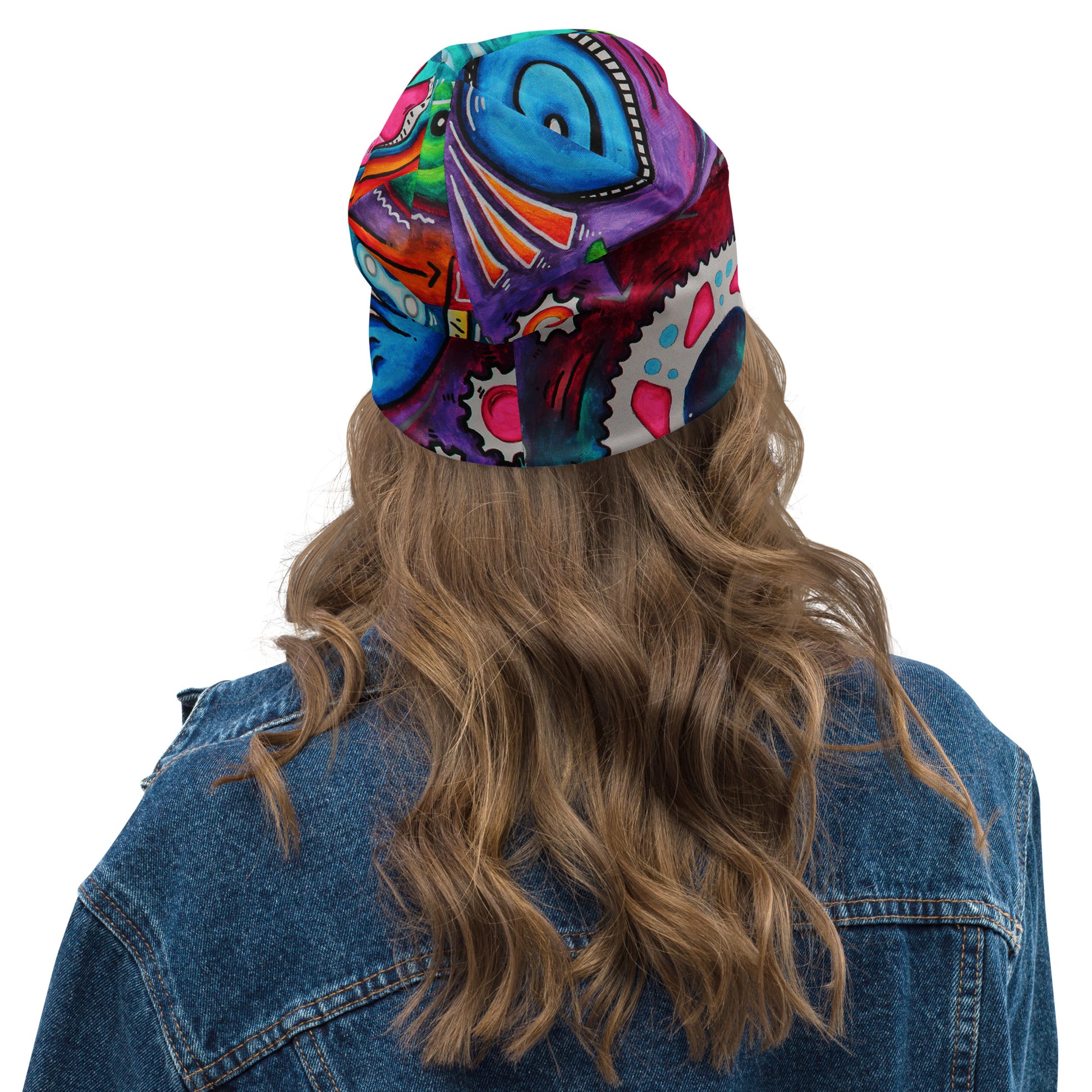 colorful and fun cycling biking beanie in bold pink purple rainbow colors. featuring gears and chains, perfect for the avid cycling enthusiasts for chilly rides, or to wear on a hike or anytime you would wear a beanie and want something fun and stylish! From the chic, modern cycling brand AROON